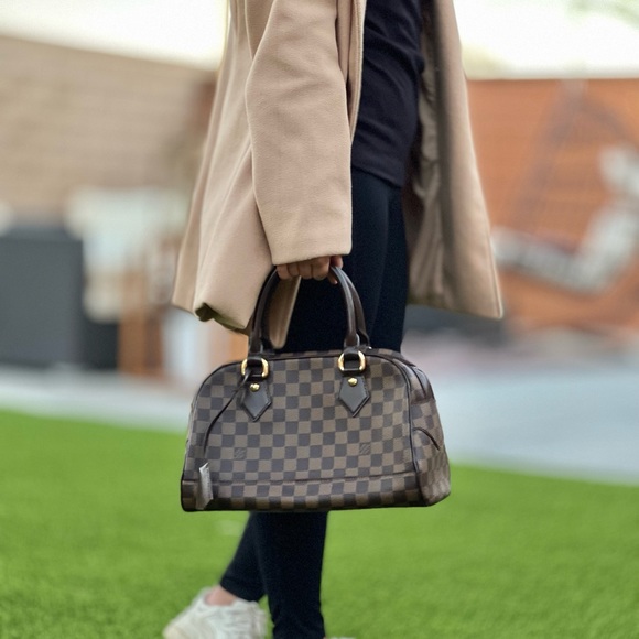 Authentic Louis Vuitton Duomo - Picture 10 of 12